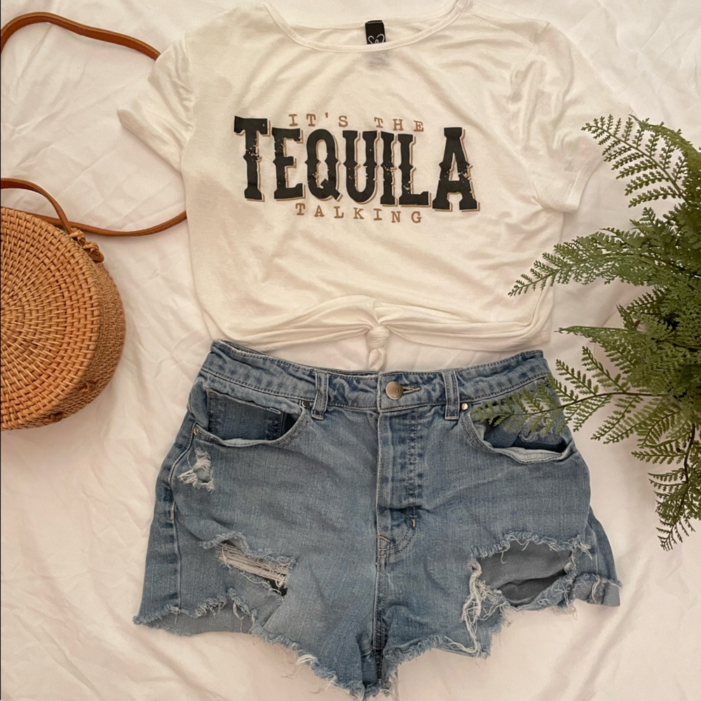 Denim ripped high waisted blue jeans